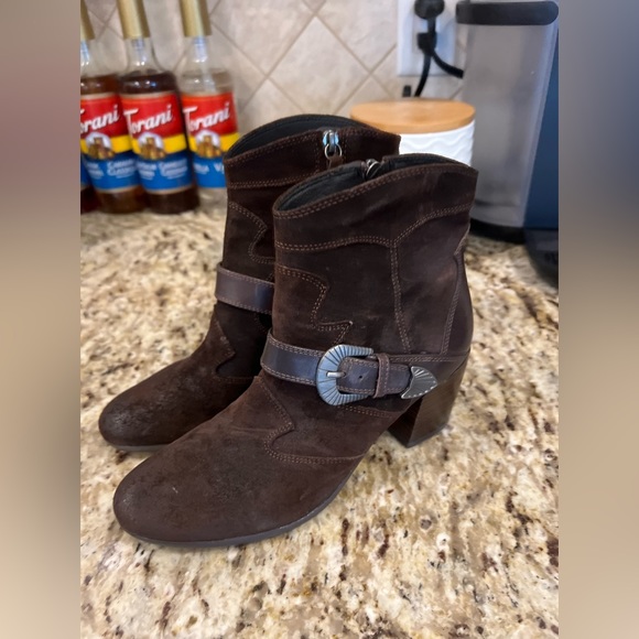 Geox // Lucinda Boots // Sz 7 // EUC - Picture 3 of 4